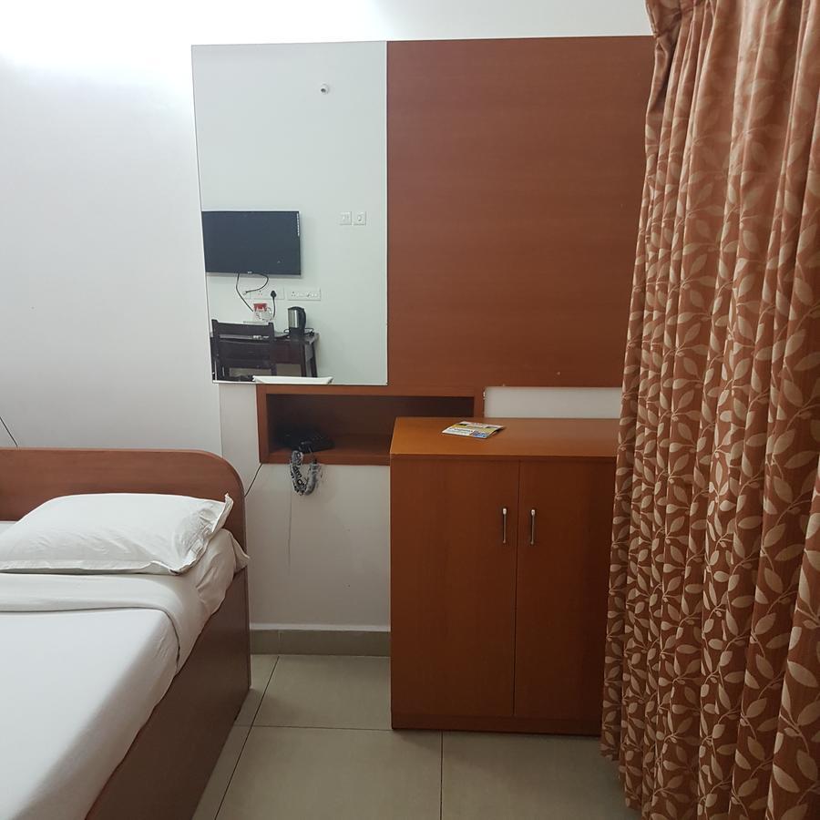 Hotel Surag Residency à Tiruchirappalli Extérieur photo